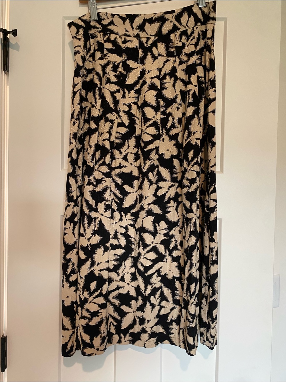 Sezane Alicia Black & Cream Leaf-Print Midi Skirt NWT